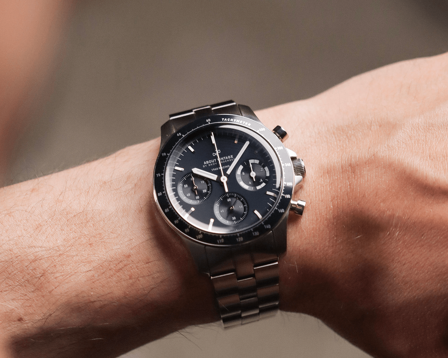 1960 Racing Chronograph with steel bracelet, lifestyle