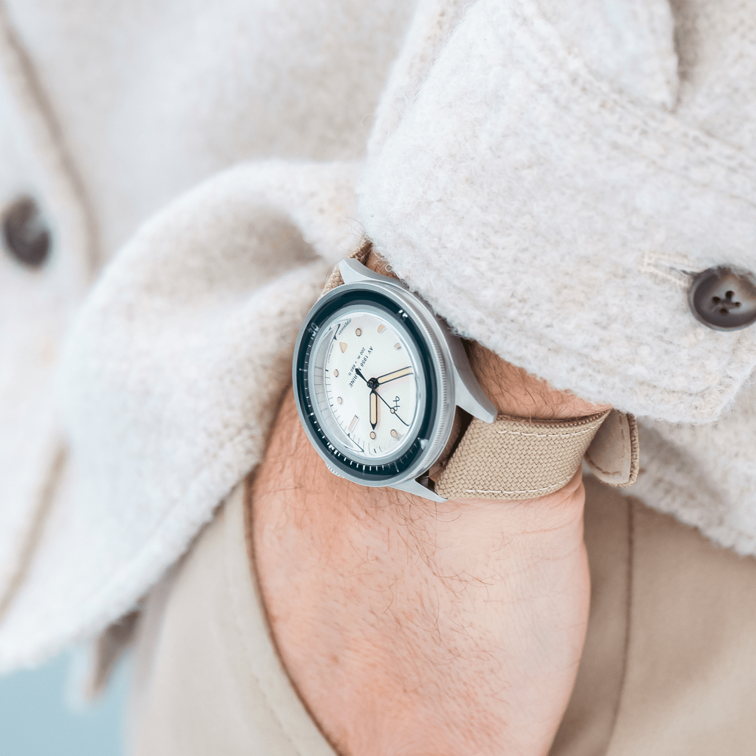 1956 Marine Navy & Off White, caseback view