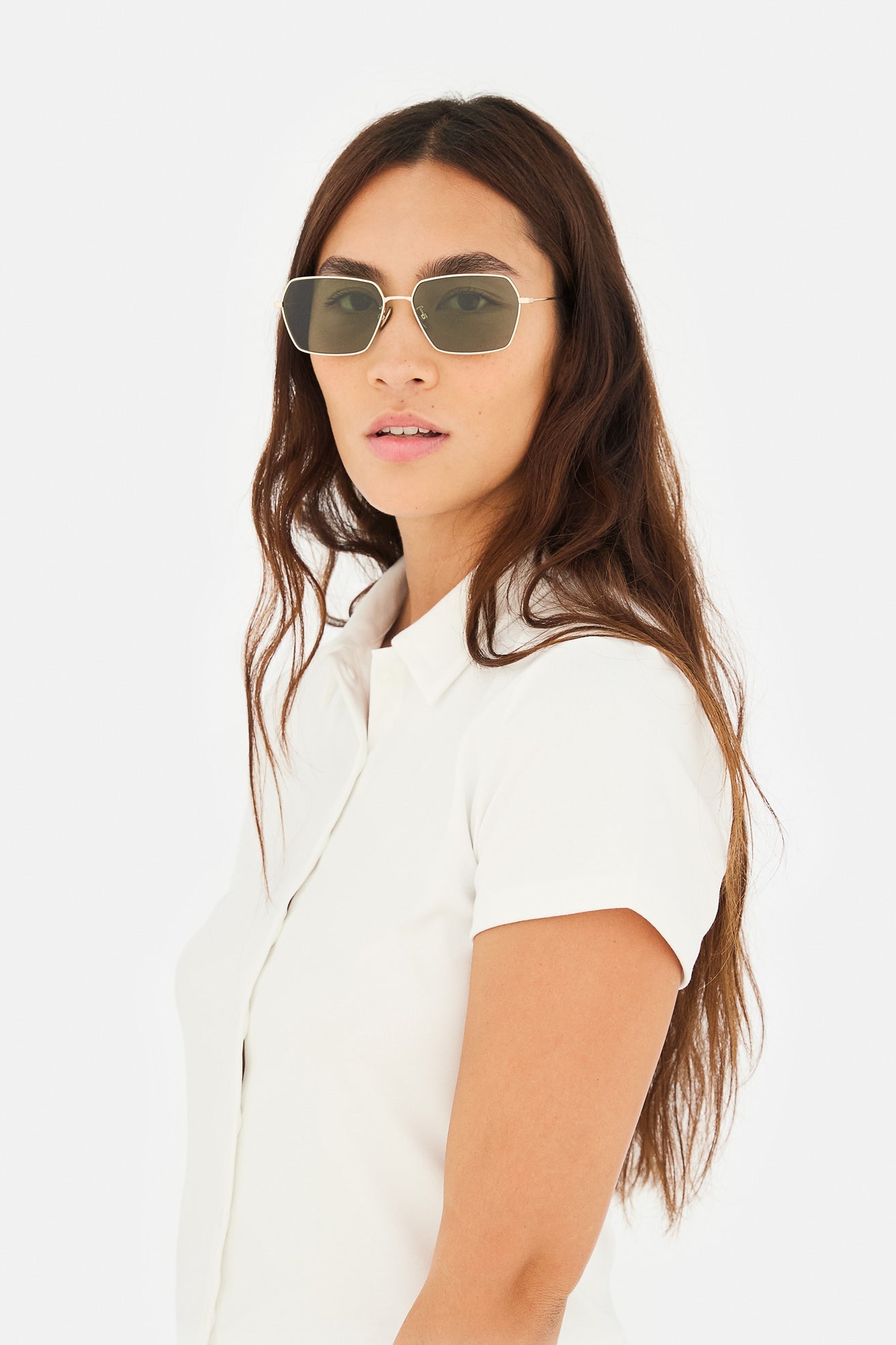 Model wearing Balarm in Classico, second view
