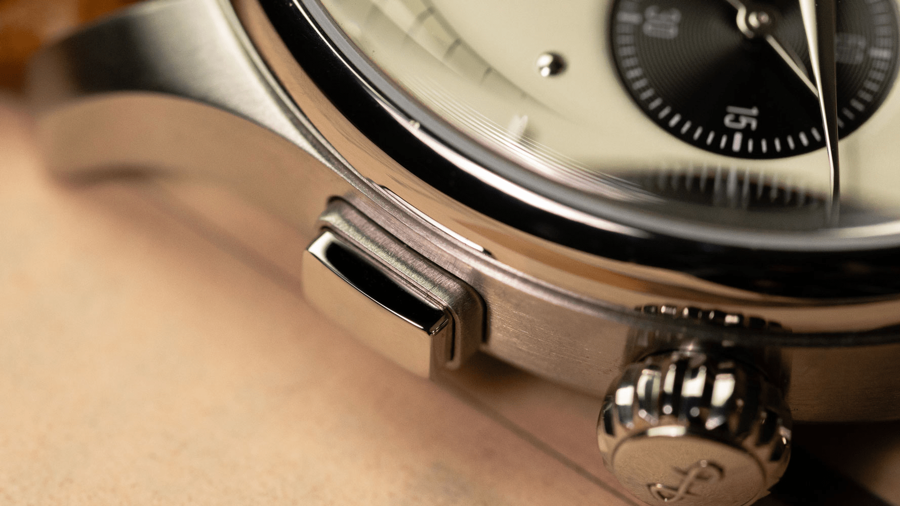 1934 Telechron, stainless steel case detail