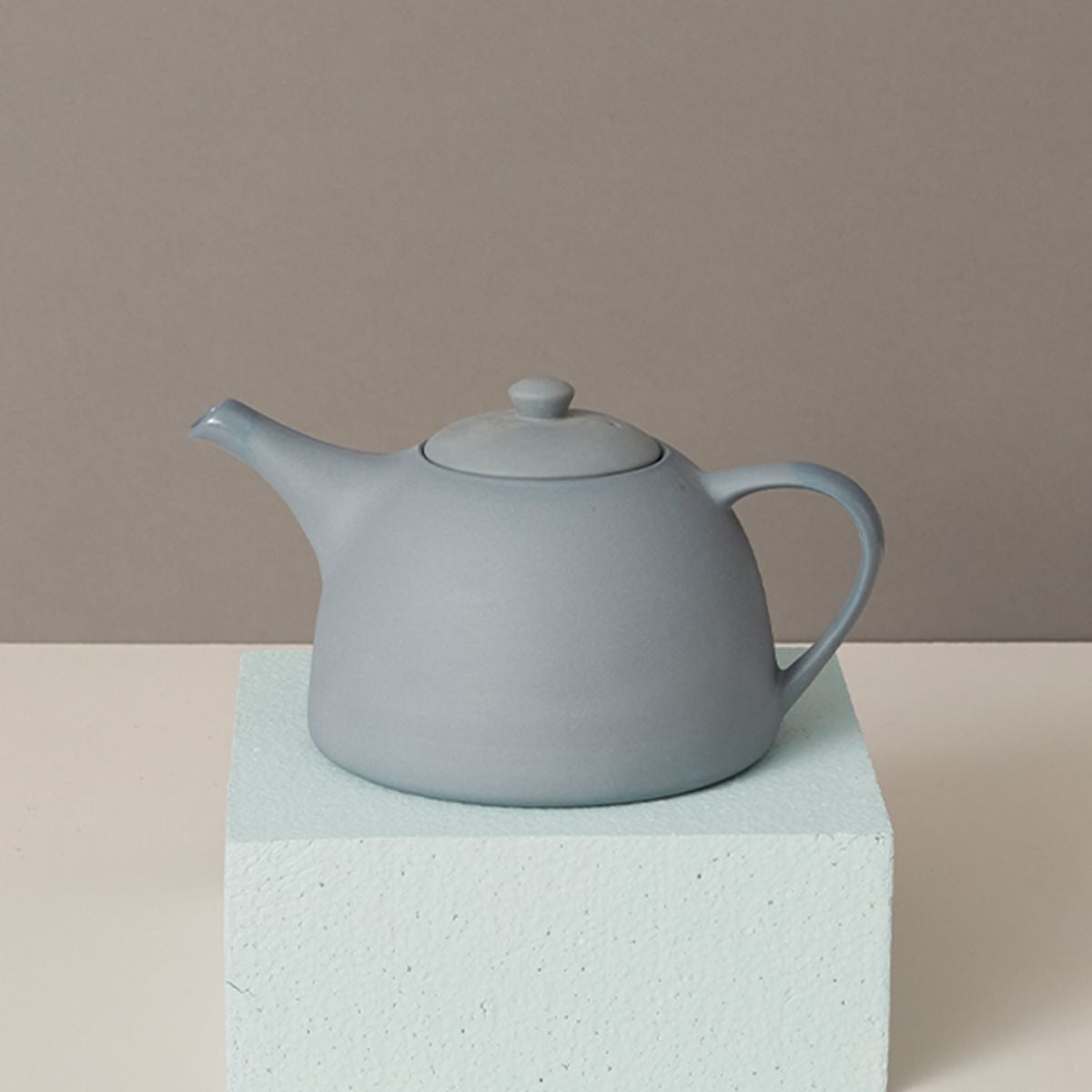 Mud Australia Round Teapot 2-Cup - lifestyle