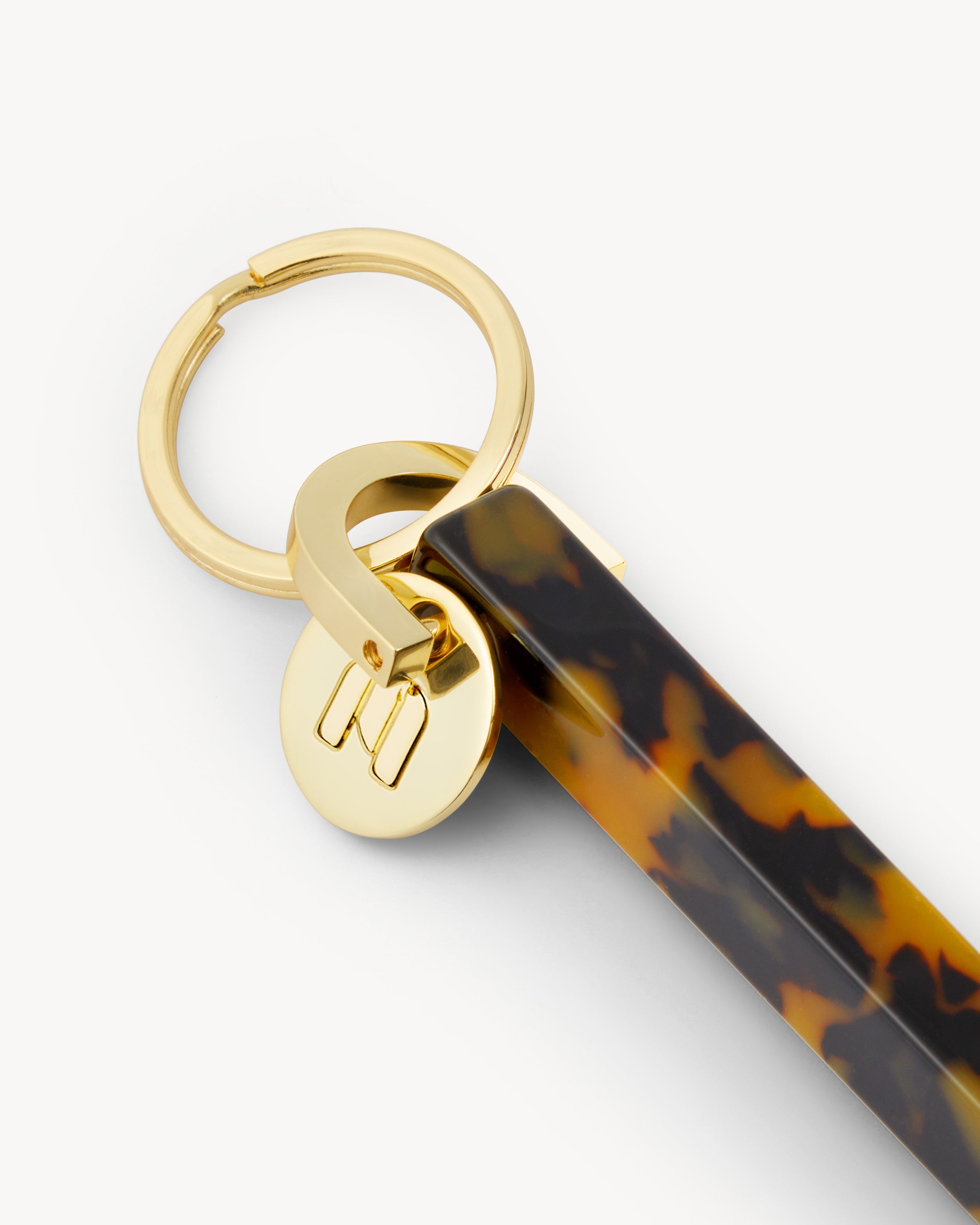 MACHETE Bar Keychain in Classic Tortoise detail