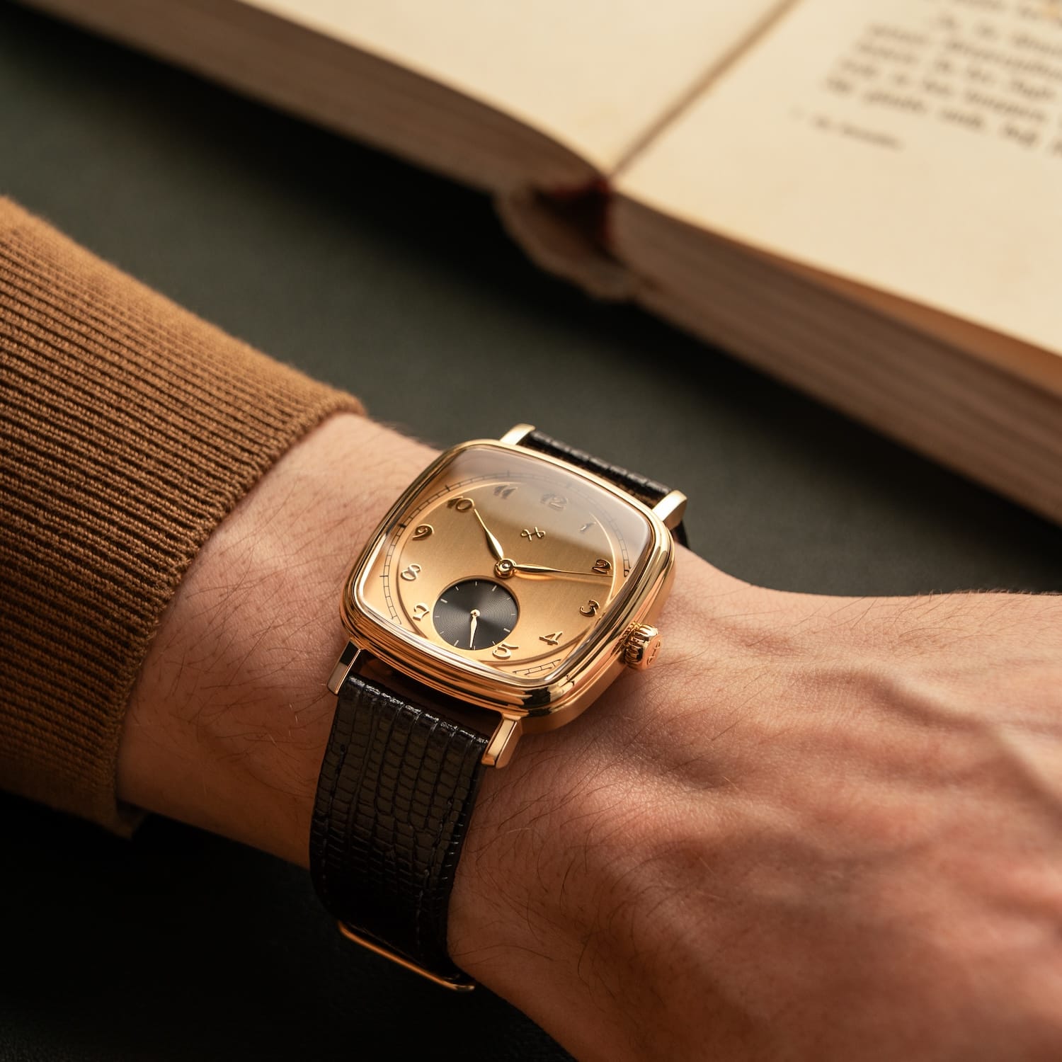 1954 Amalfi Mechanical, Gold / Gold