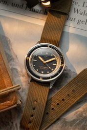 1956 Marine Black Gilt, dial detail
