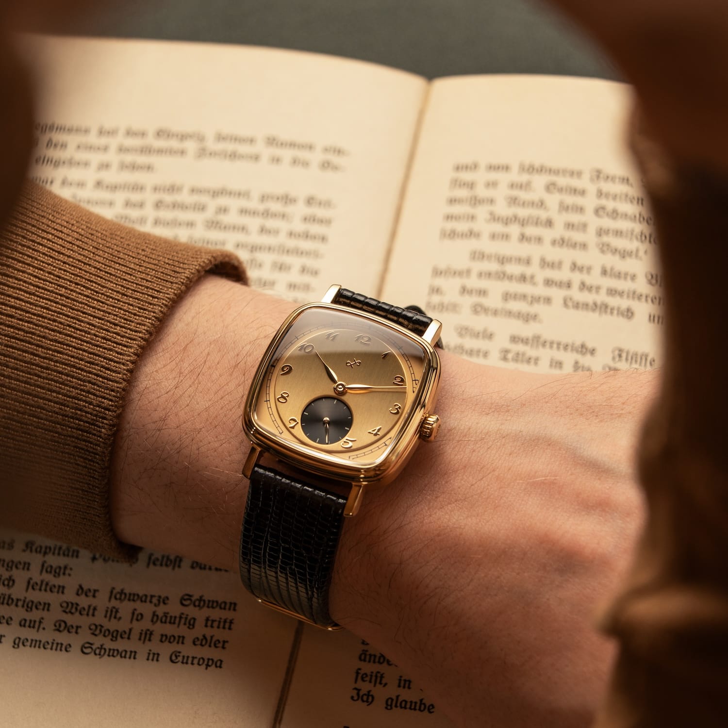 1954 Amalfi Mechanical, Gold / Gold