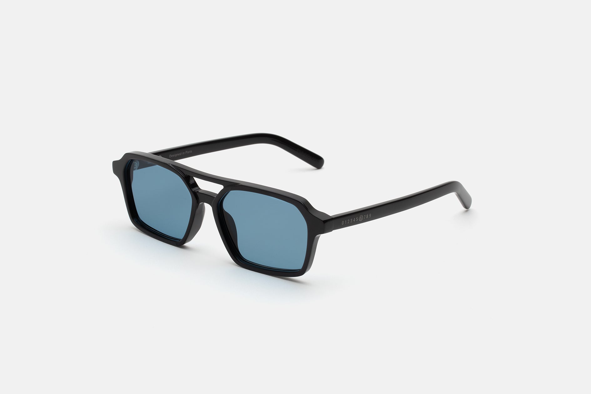 Lunettes 7 in Noir Azure, three-quarter view