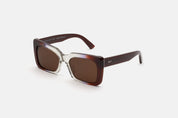 Senta in Side Fade, three-quarter view