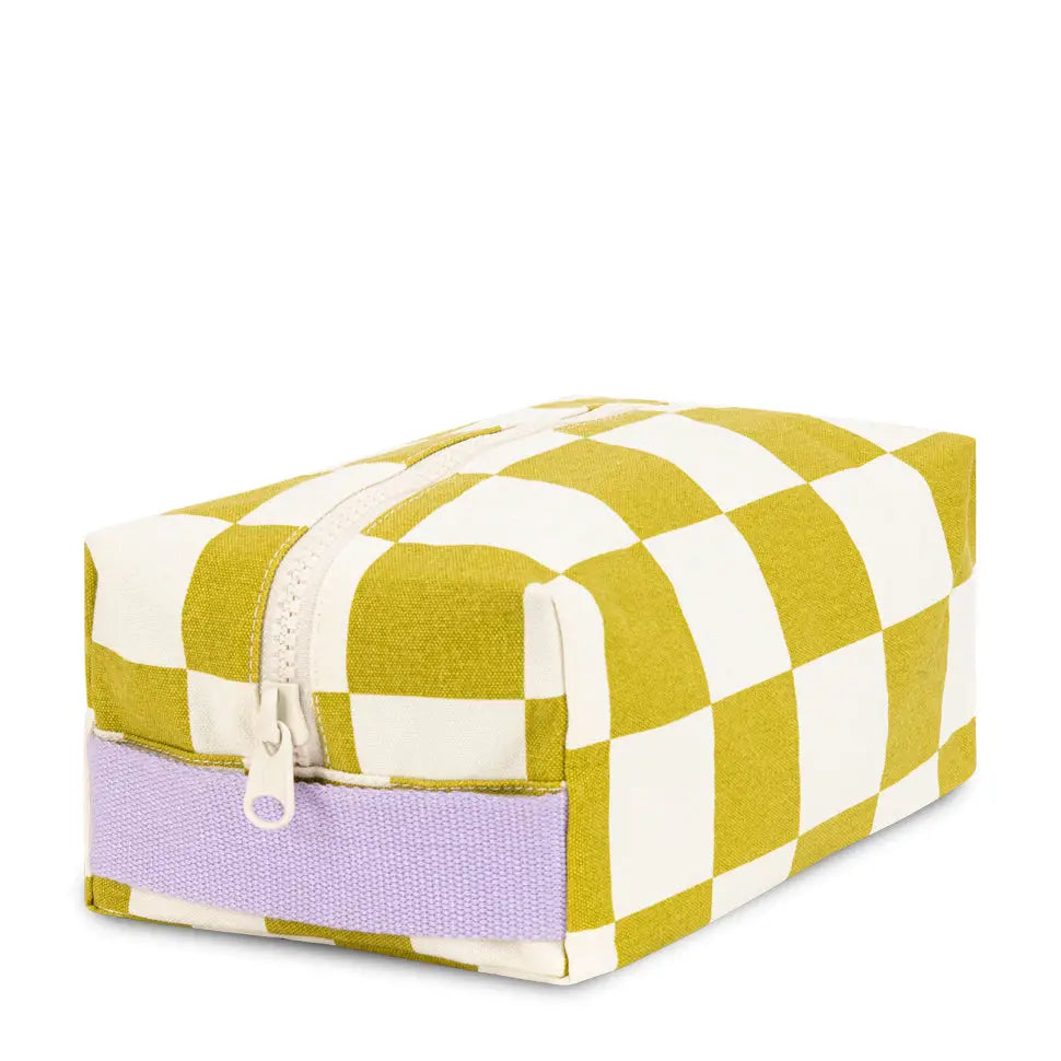 Fluf_Traveller_Bag_Checks_Pear_1.webp