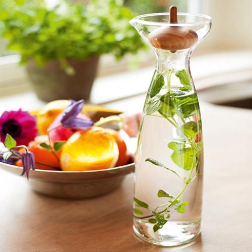 Alfredo Glass Carafe with Oak Wood Top