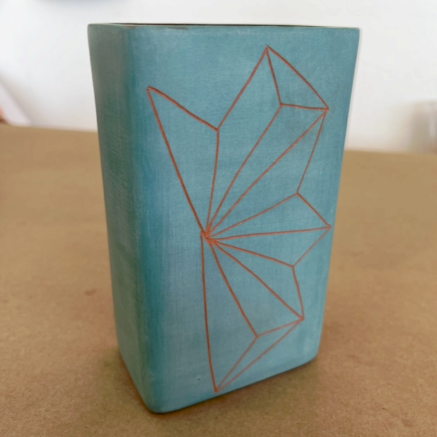 Handcrafted_Rectangle_Vase_2_00ea6f52-896e-4c75-8b50-674de10a400f.png