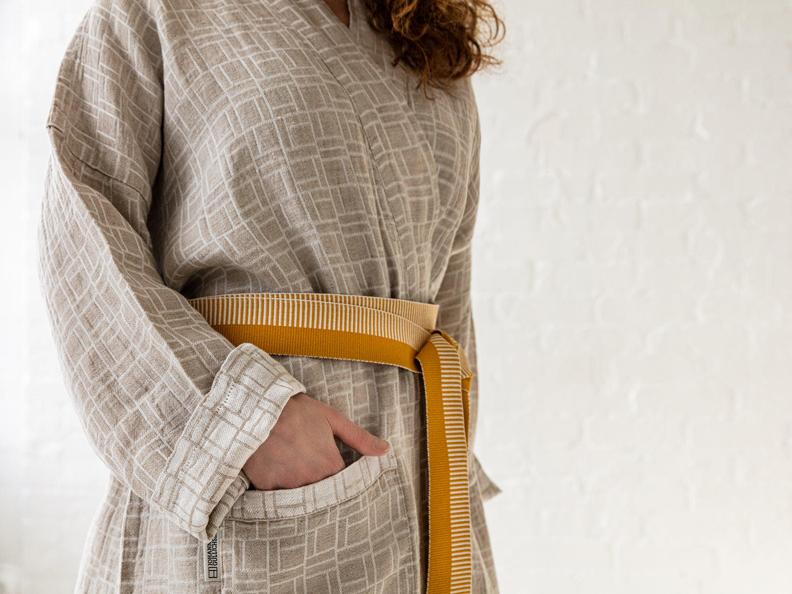 JohannaGullichsen_LinenBathrobe_Flax_2.jpg