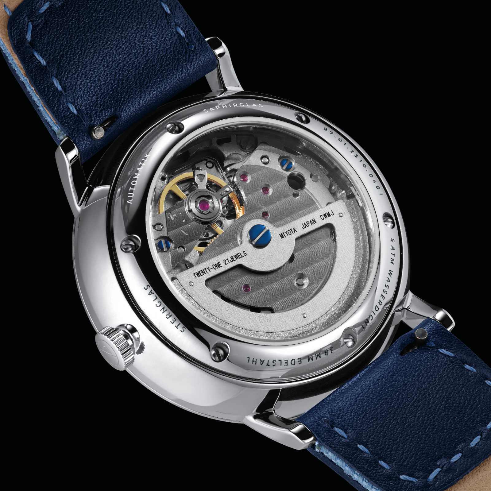 Lumatik dial detail showing the dual-tone Luminova