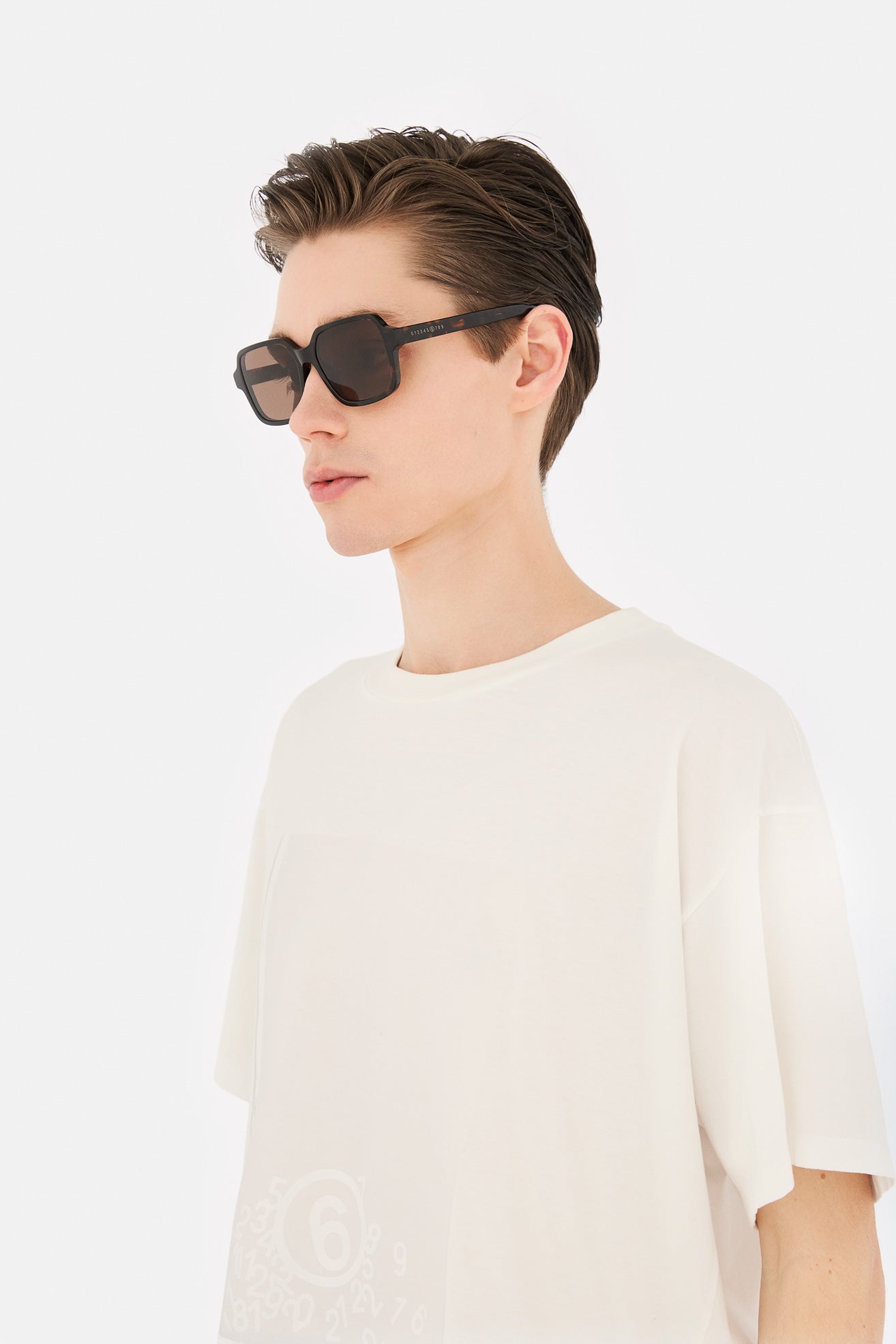 Model wearing Lunettes 4 in Havana, second view