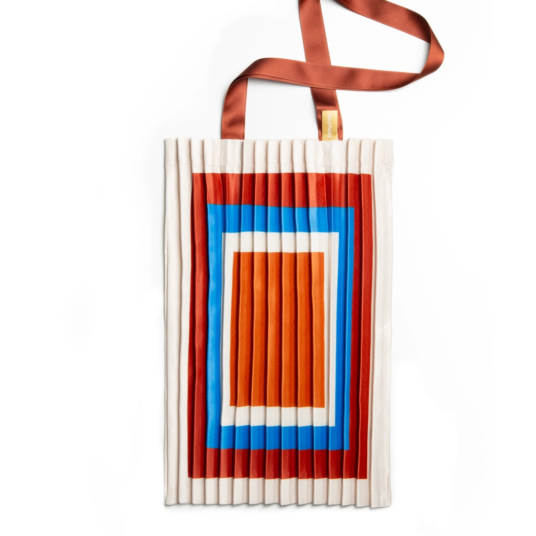 Multitudes_Tote_Cervo_White_Background_80ef6aa5-9348-4a5d-bbbd-6abd87780142.webp