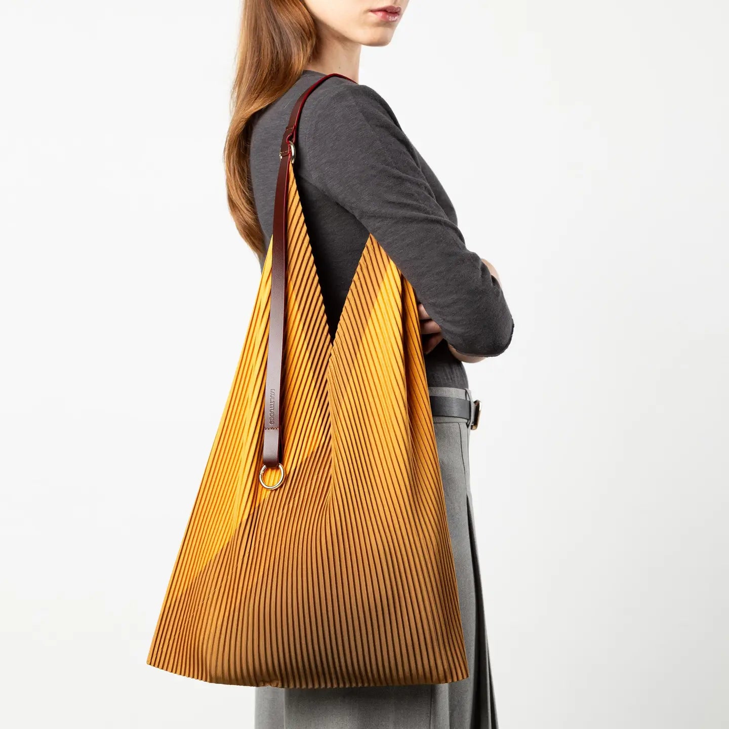 Multitudes_Y_Bab_Leather_Strap_Cameron_2.webp