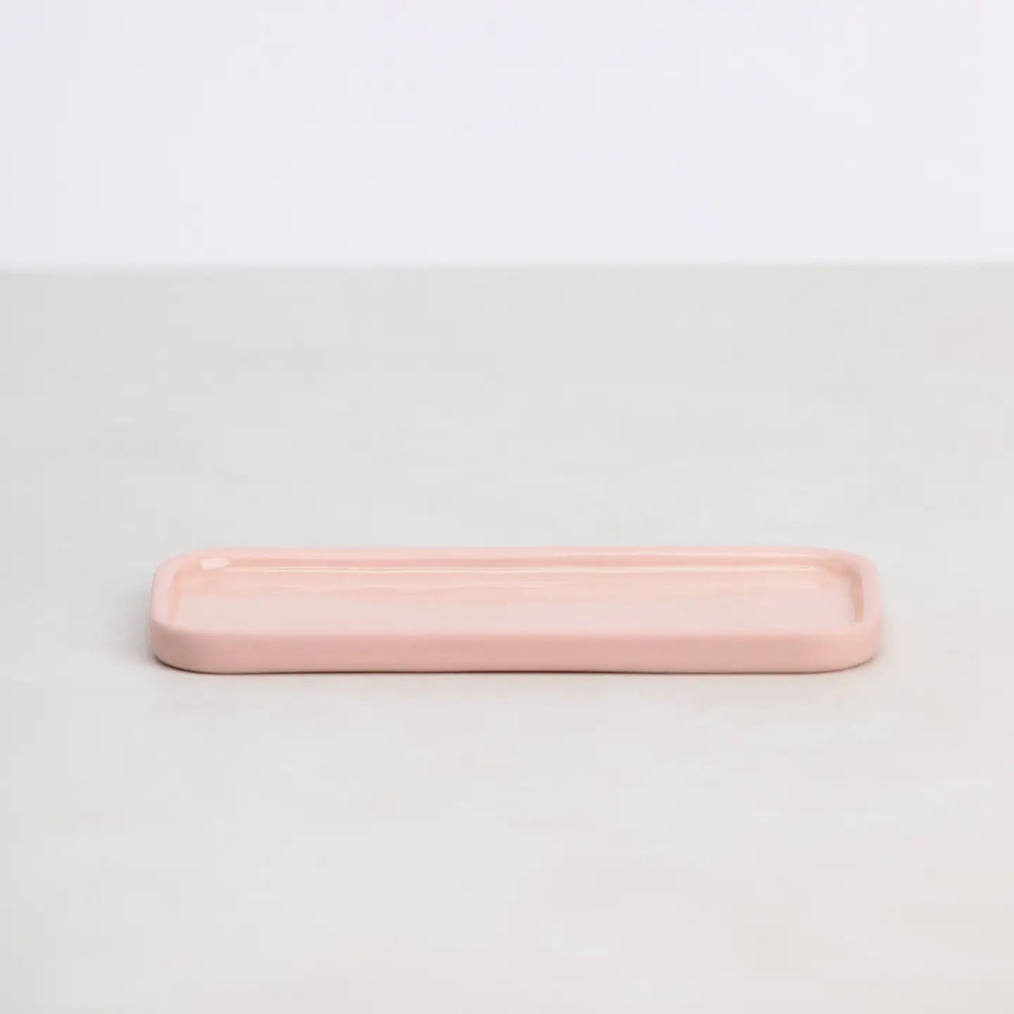 Pigeon_Toe_Rectangle_Tray_Petal_1.webp