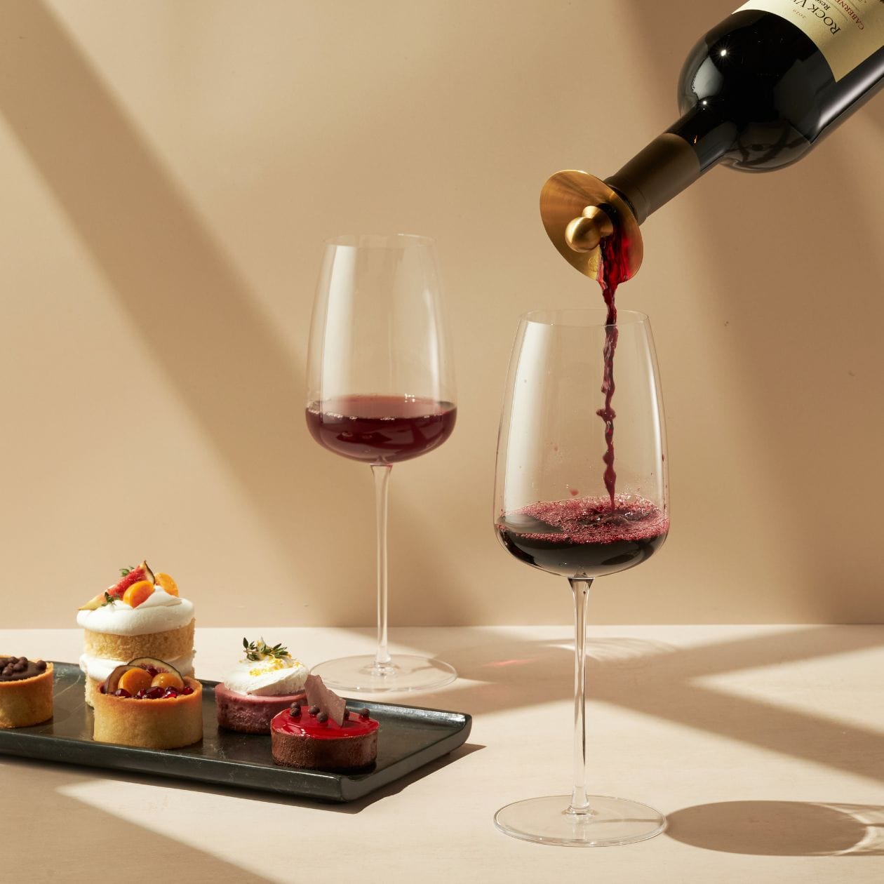 RBT Wine Pourer Stopper pouring wine