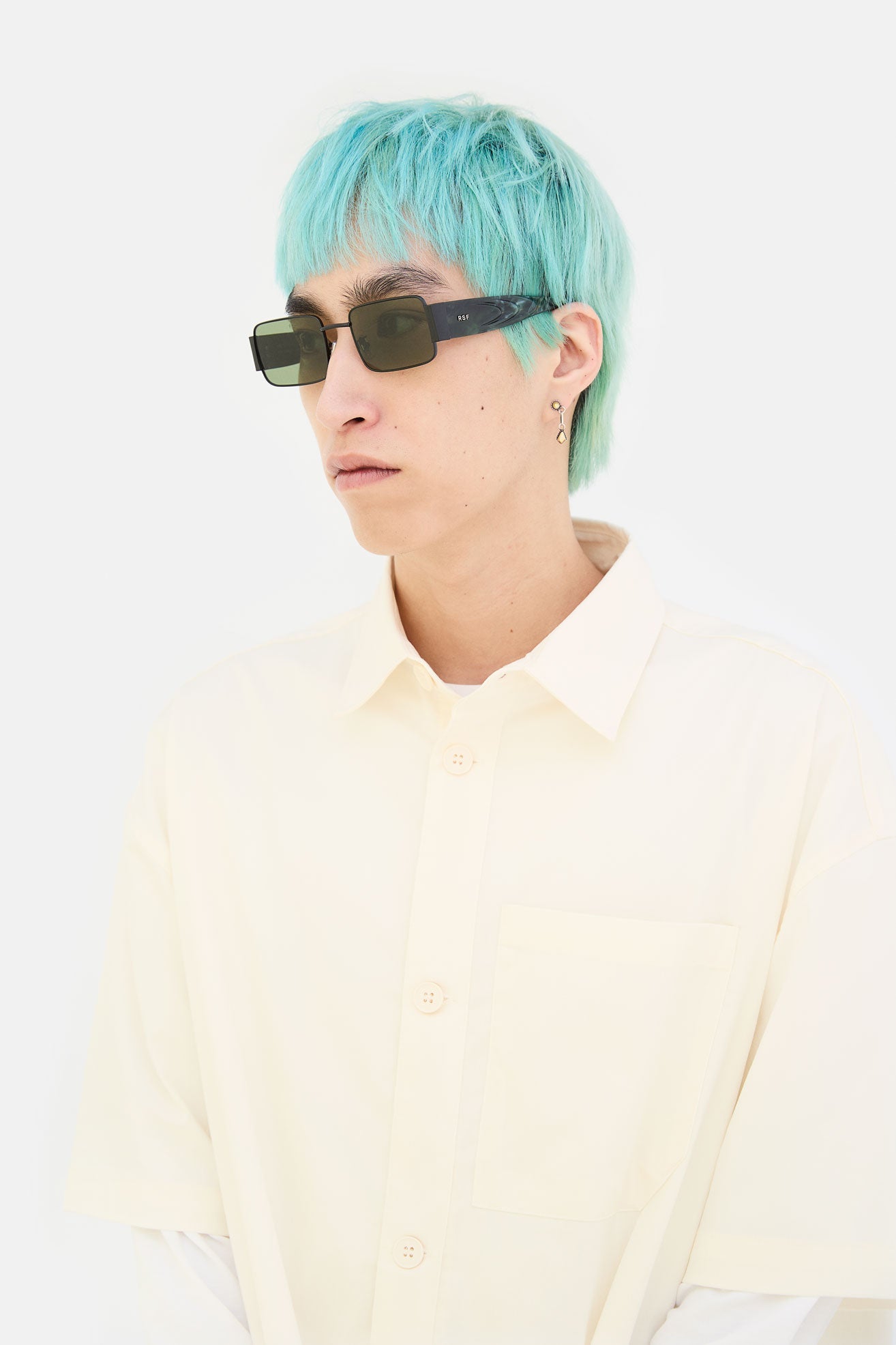 Model wearing Z in Tartaruga