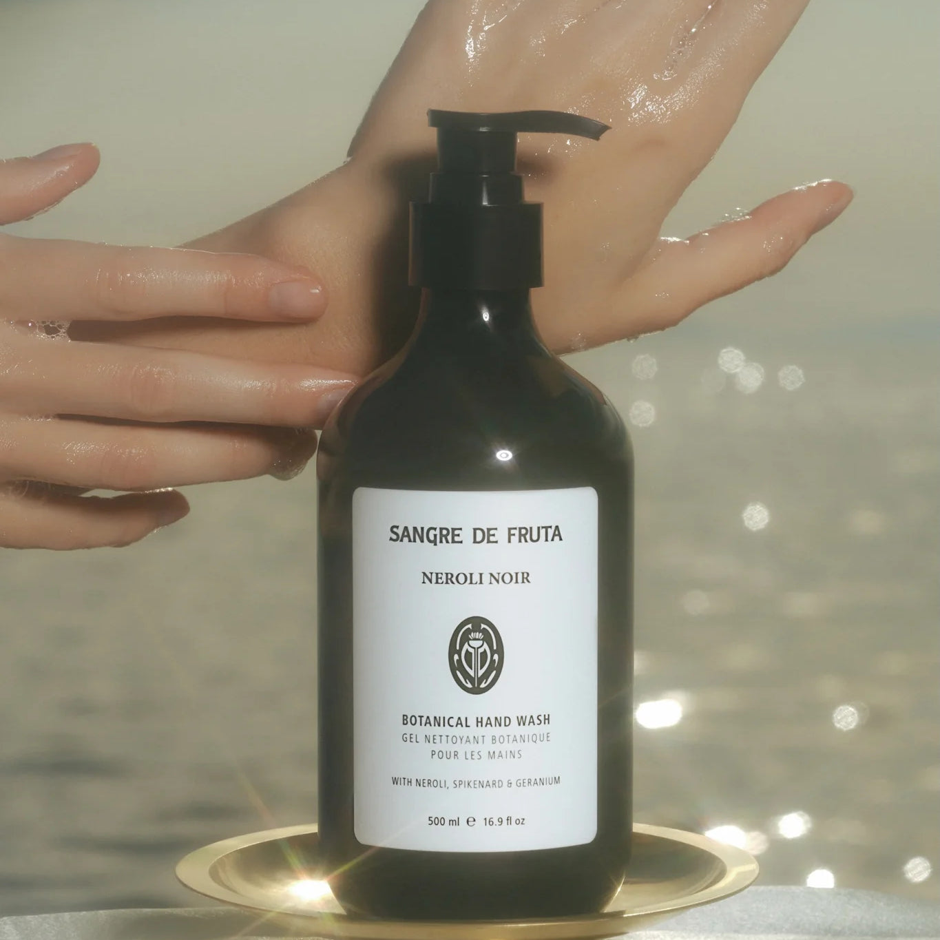 SANGREDEFRUTA_NeroliNoirBotanicalHandWash_2.webp