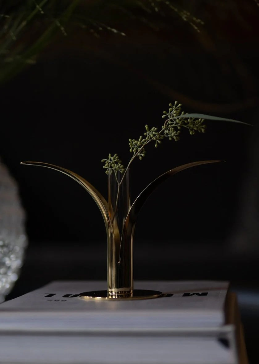Lily Candleholder / Vase