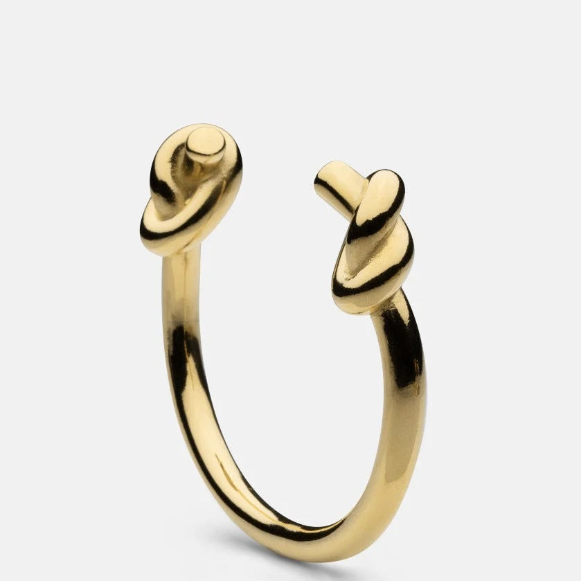Skultuna_Massive_Knot_Cuff_Gold_2.jpg