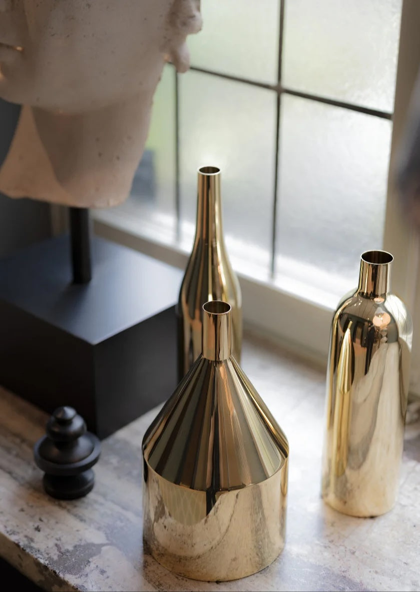 Via Fondazza Vase