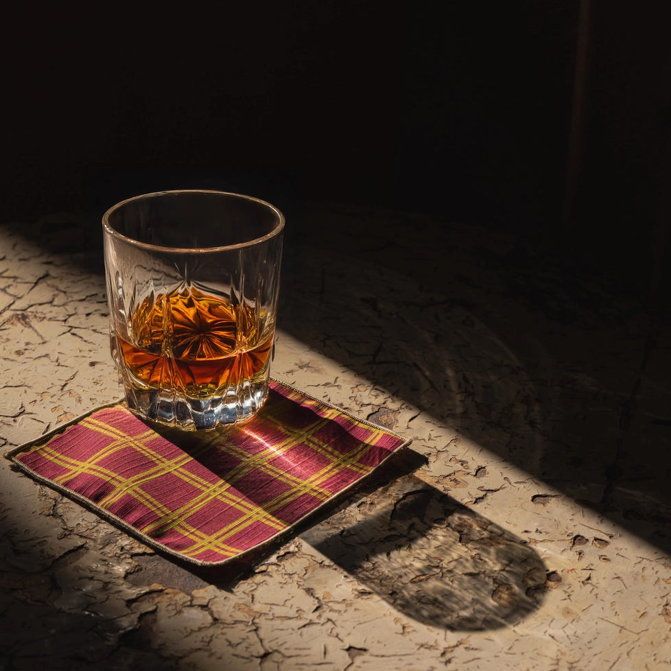 Tortuga_Forma_Cocktail_Napkins_Grid_Martini.webp