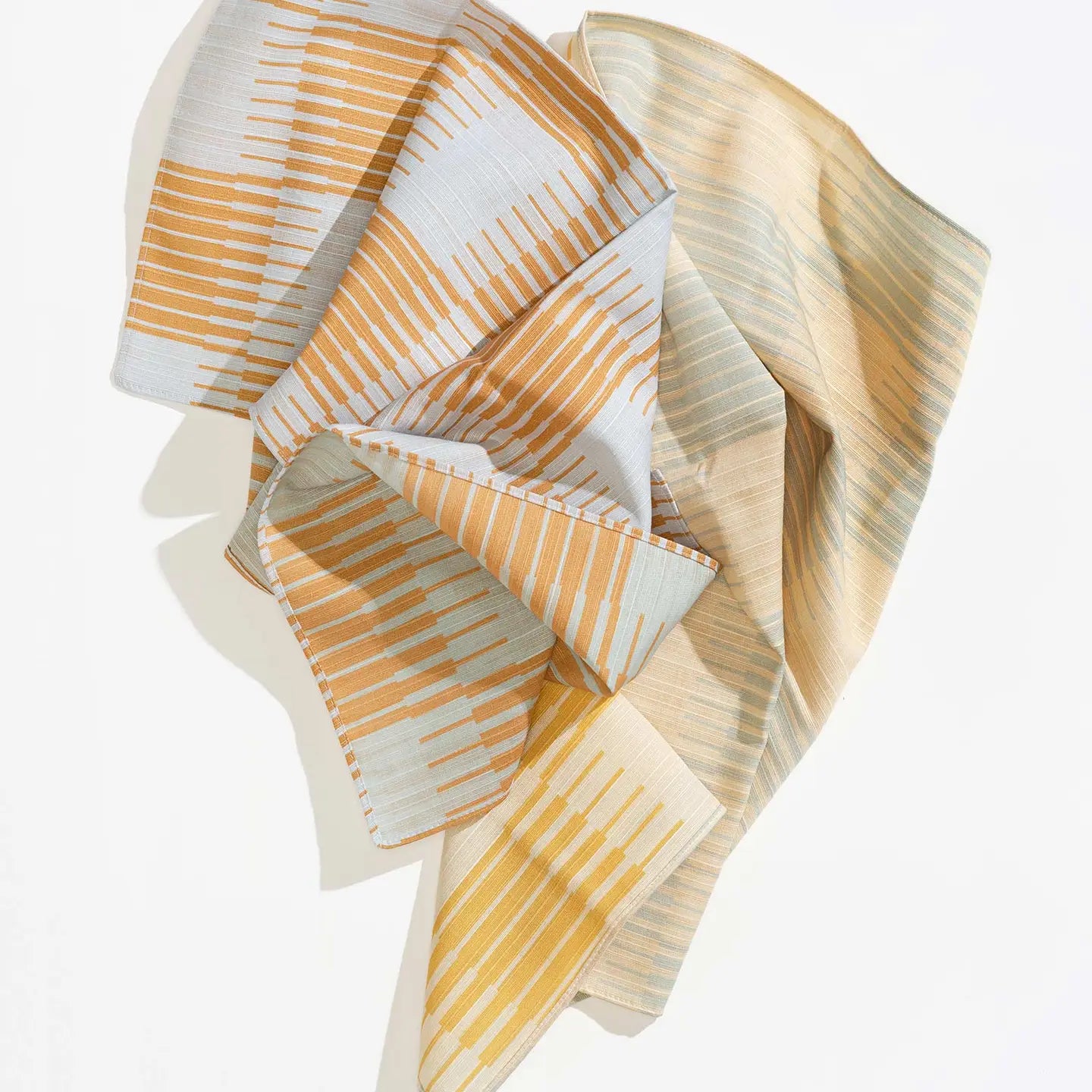 Tortuga_Forma_Dinner_Napkin_Drift_Bayleaf_2.webp
