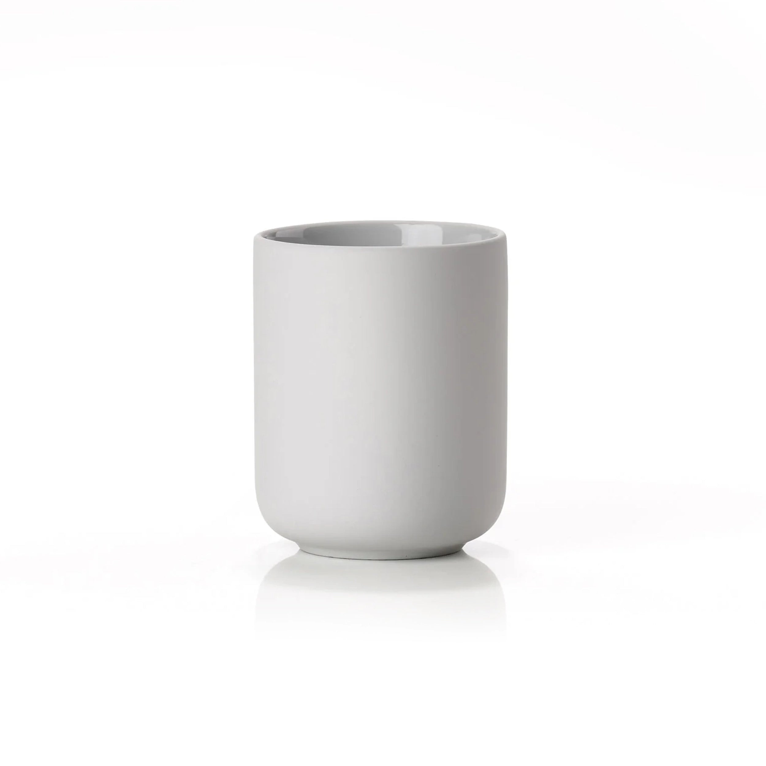 Zone_Denmark_Ume_Toothbrush_Mug_Soft_Grey_White_Background_2500_b8808631-0162-47e9-90b0-069c122caea3.webp