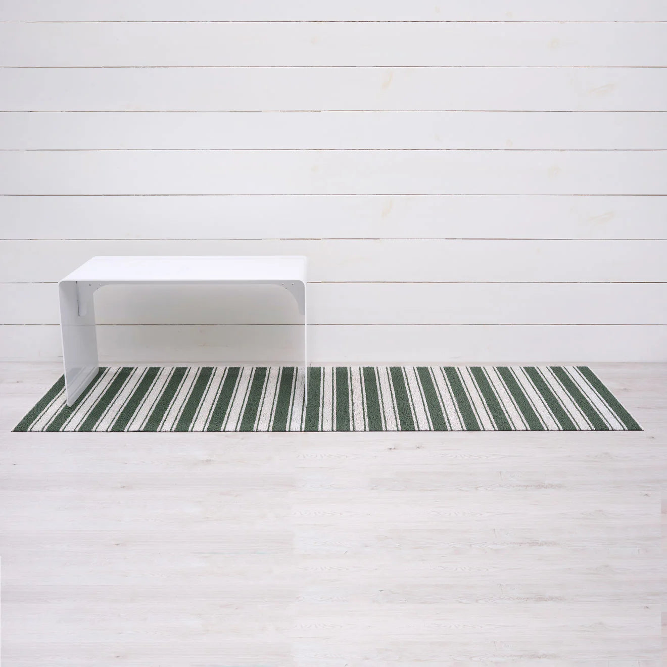 chilewich_boardwalkrunner_green.webp