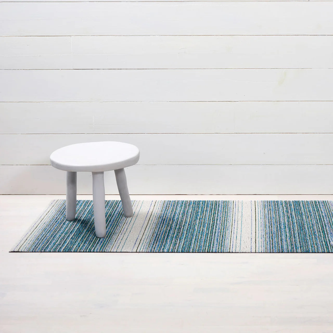 chilewich_fadestriperunner_lagoon.webp