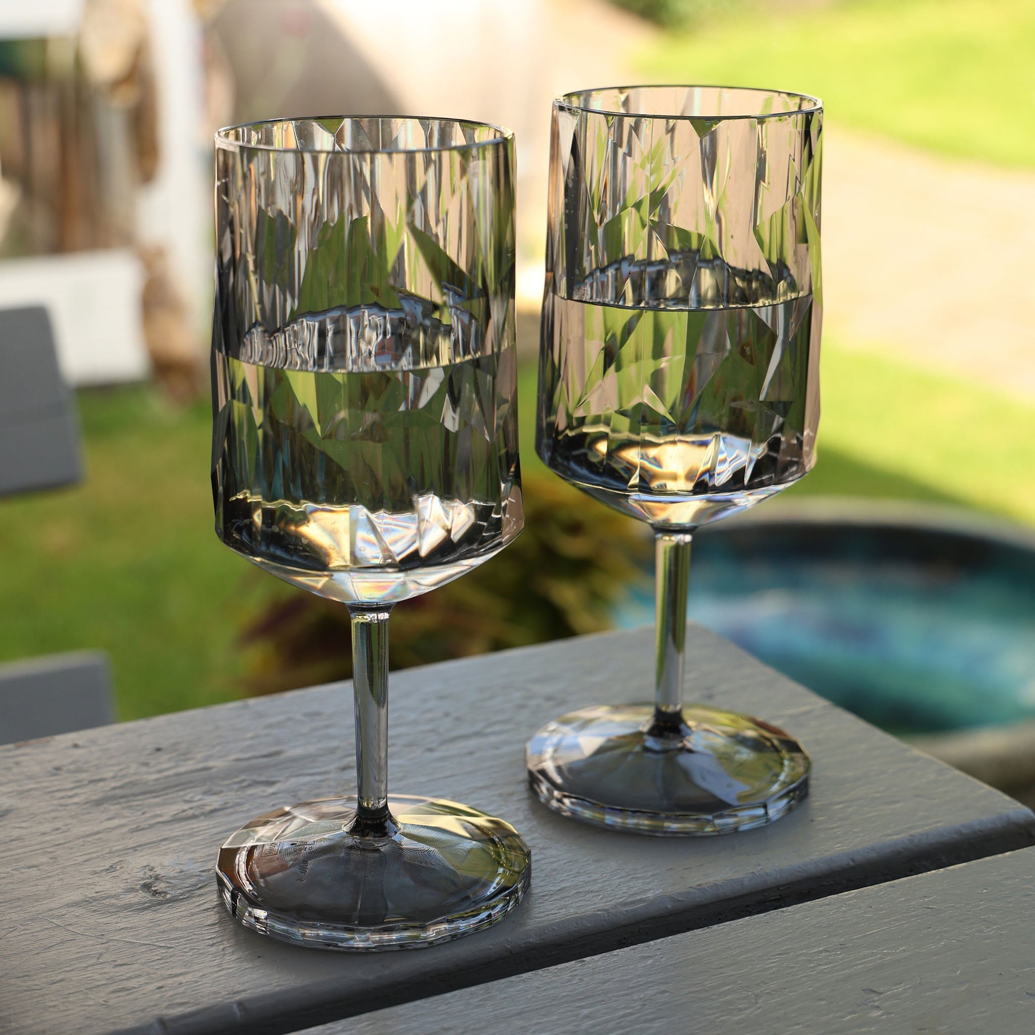 koziol Superglas CLUB No. 4 cocktail glass, transparent grey, lifestyle