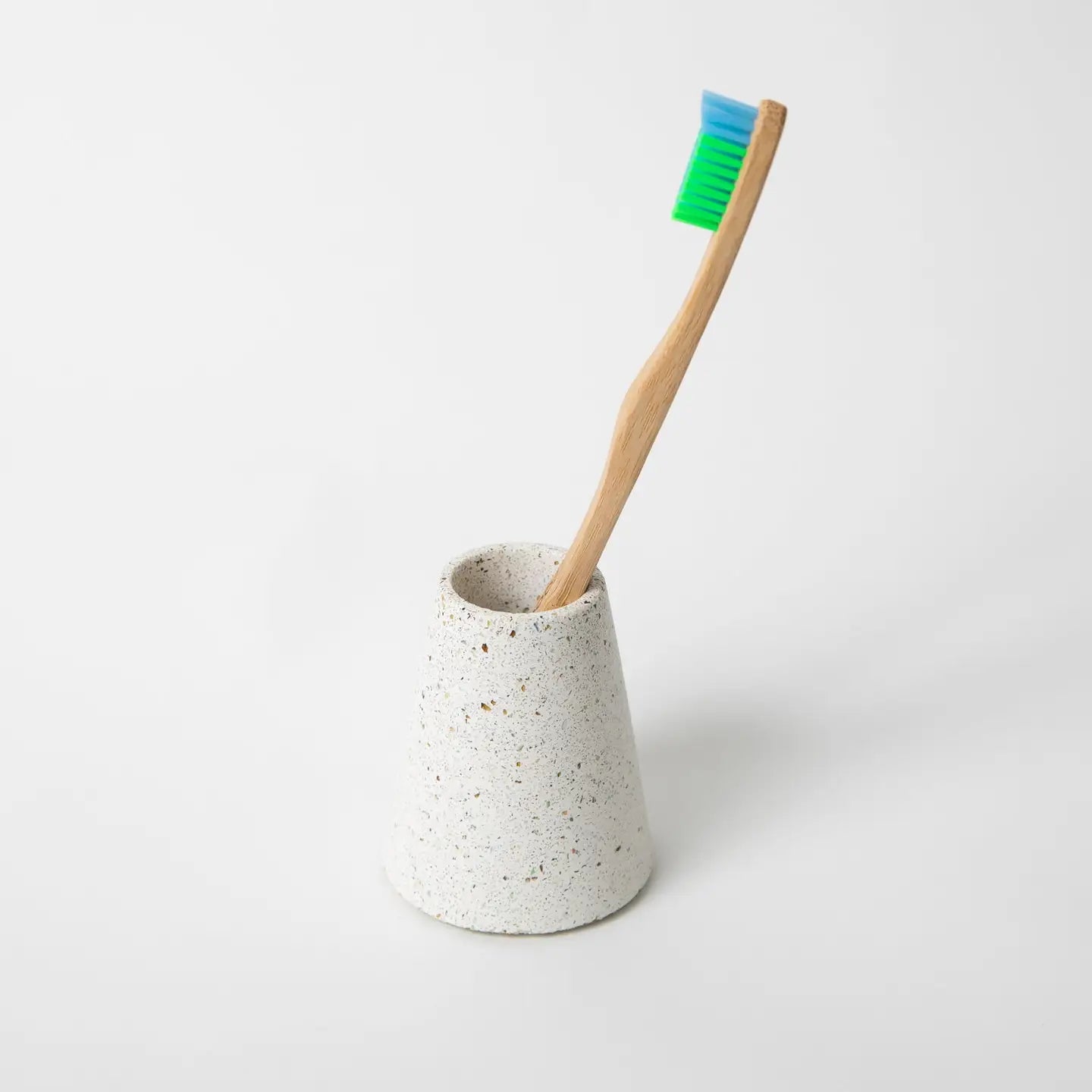 pretti.cool_Terrazzo_Toothbrush_Holder_White_1.webp